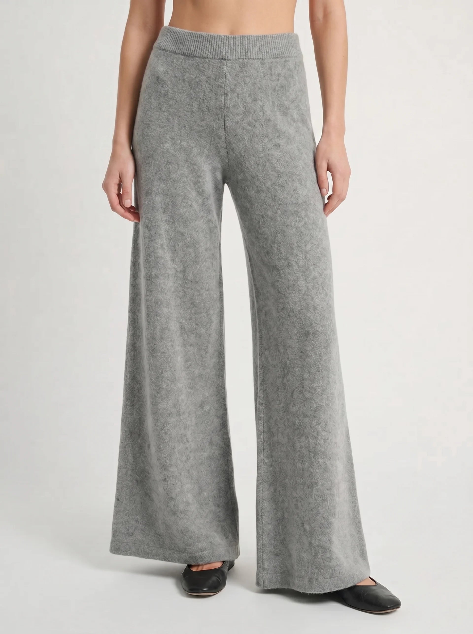 The Brume Trouser — Grey